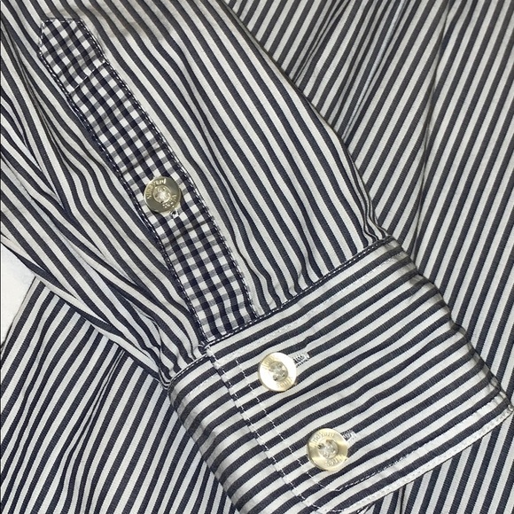 Vineyard Vines Women’s button down NAVY/ WHITE - Picture 3 of 5